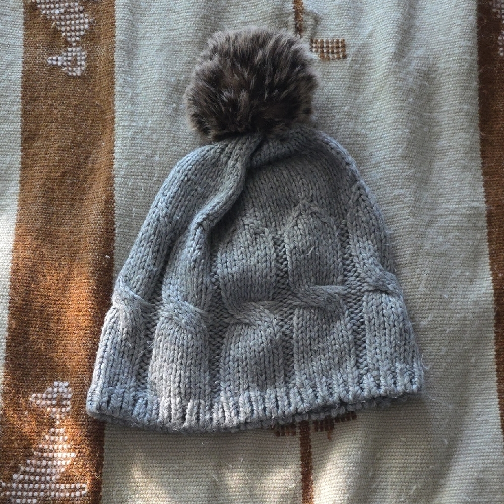 GAP Gray Knit Hat with Faux Fur Pom